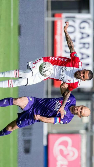 斯在赛场上 斯在赛场上